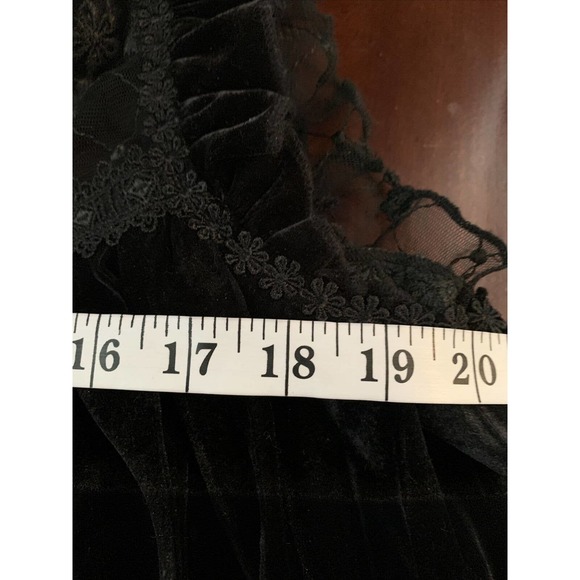POL Anthropologie Black Lace Crushed Velvet Flowy Victorian Gothic Fairycore S - Picture 5 of 6